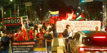 Brazil (AIL): Antiimperialist students stage militant protest in solidarity with the Venezuelan people and reject police repression
