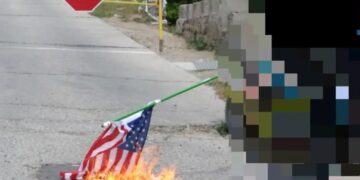 Chile (AIL): Revolutionary Activists Burn U.S. Flag During October 16 Protest in La Serena